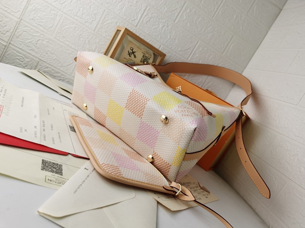 ルイヴィトンバッグ内部構造